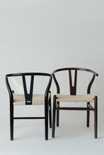 Cargar imagen en el visor de la galería, Silla Wishbone Réplica Nogal