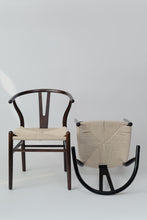 Cargar imagen en el visor de la galería, Silla Wishbone Réplica Negra