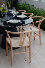 Cargar imagen en el visor de la galería, Silla Wishbone Réplica Natural