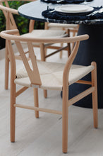 Cargar imagen en el visor de la galería, Silla Wishbone Réplica Natural