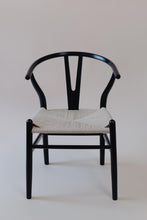 Cargar imagen en el visor de la galería, Silla Wishbone Réplica Negra